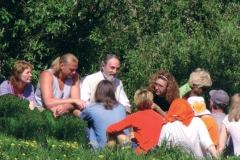 Întîlniri cu căutători din diferite tradiţii şi credinţe religioase