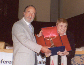 FERNANDA PIVANO - PREMIUL ARTĂ STIINȚĂ ȘI PACE 2002